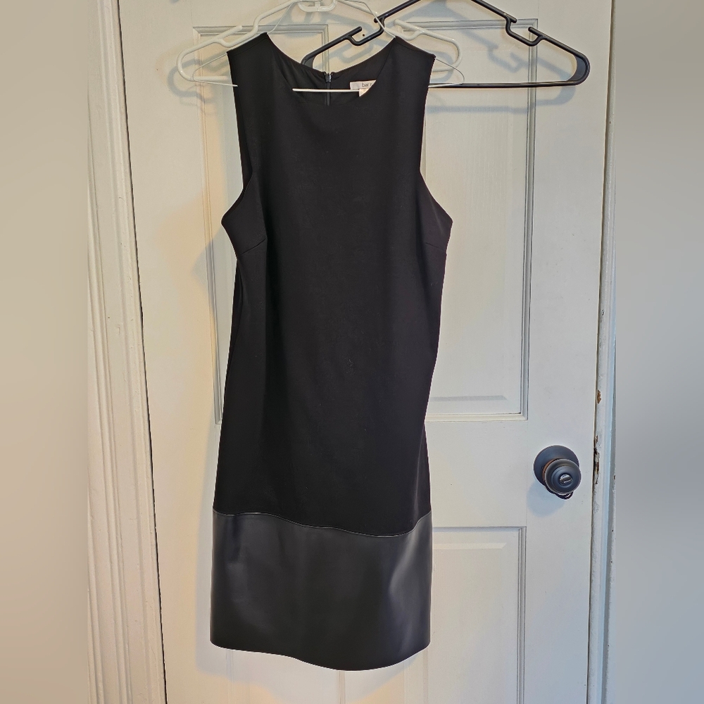 Bar III Black Sleeveless Sheath Mini Dress Faux Leather Hem